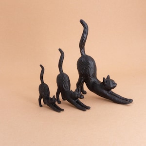 Mini Stretching Cat Figurine – Tiny Cat Decor, Cute Collectible for Cat Lovers, Adorable Miniature Gift