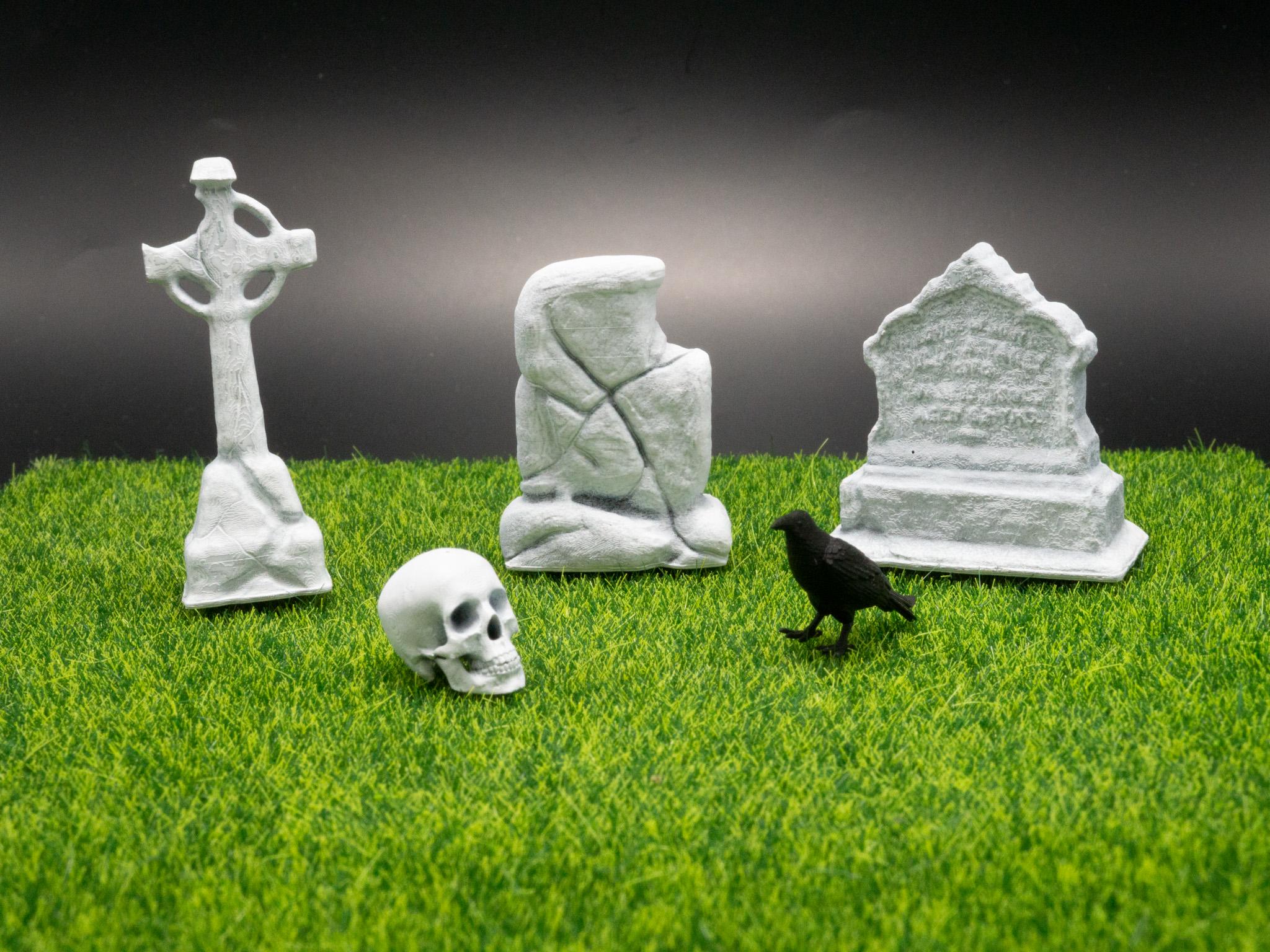 Mini Graveyard Diorama Kit – Dollhouse Cemetery Set With Tombstones ...
