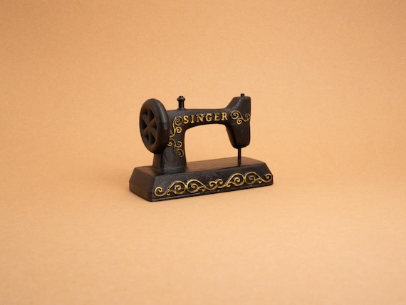 Accessoires Maison De Poupée 1/12 – Mini Machine à Coudre Et Boîte à Couture En Bois – Déco Réaliste Pour Miniature