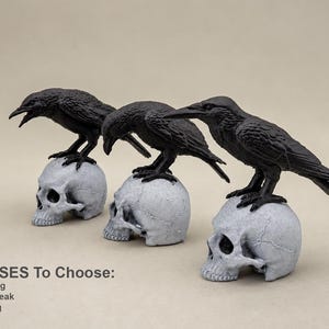 Miniature Crow Raven on Skull, 1:12 Scale Gothic Bird, Spooky Dollhouse Decor, Witchy Diorama Animal, Dark Macabre Miniature