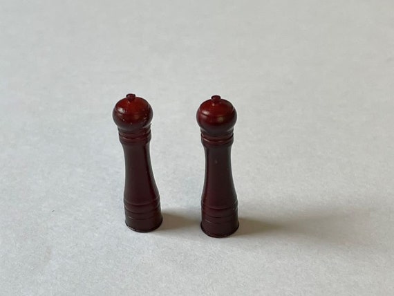 Salt Pepper Mills Miniature, Dollhouse Decor, Diorama Accessory, Collectible Display, Doll House, Salt And Pepper Mill, Kitchen accessory