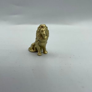Detailed miniature sitting lion statue, 3D printed tiny lion figurine, dollhouse decor, collectible wildlife sculpture, craft charm.
