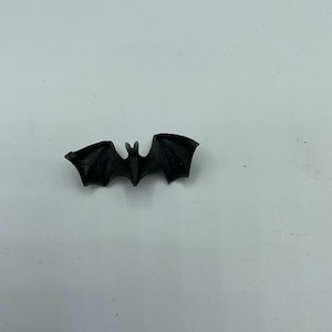 Realistic Miniature Flying Bat Figurine, Tiny Halloween Decoration, Dollhouse Animal Accessory, Spooky Collectible Gift