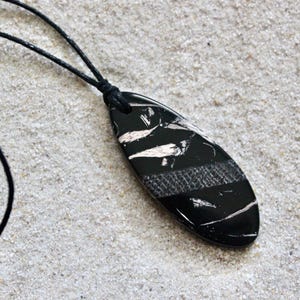 SHTIOB | True black surfboard | Oldschool surfboard necklace | Handcrafted pendant with wood and resin