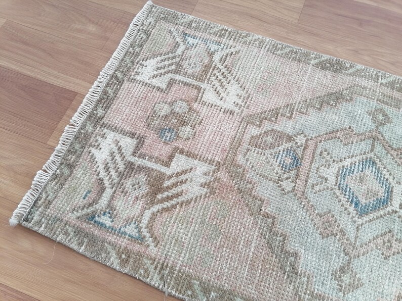 Turkish vintage rug, small oushak rug, sun faded rug, rustic rug, nomadic rug, layering rug, rugs for kitchen, 1.5x3.1 ft, GR 3783