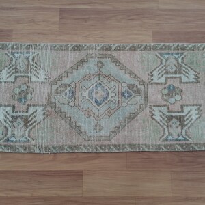 Turkish vintage rug, small oushak rug, sun faded rug, rustic rug, nomadic rug, layering rug, rugs for kitchen, 1.5x3.1 ft, GR 3783