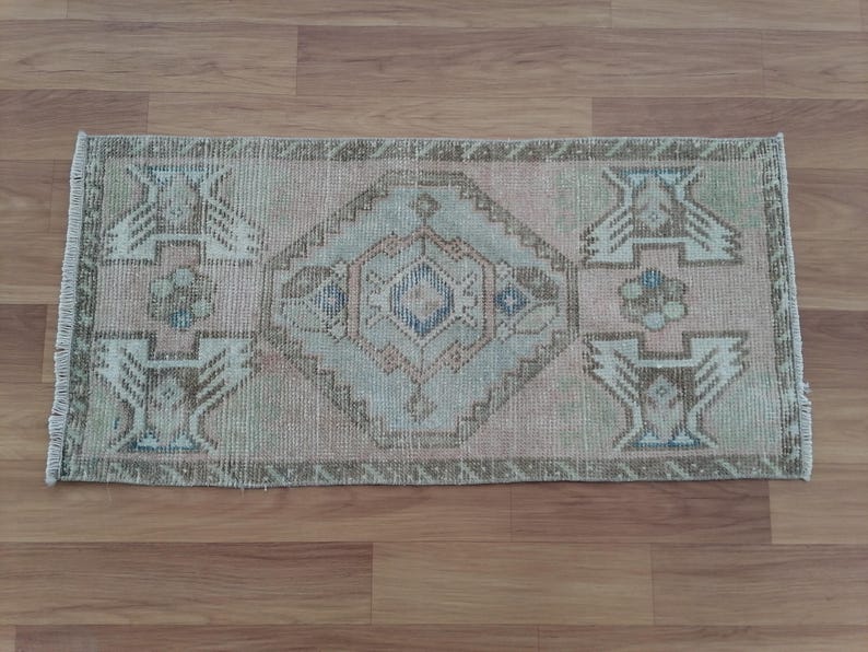 Turkish vintage rug, small oushak rug, sun faded rug, rustic rug, nomadic rug, layering rug, rugs for kitchen, 1.5x3.1 ft, GR 3783