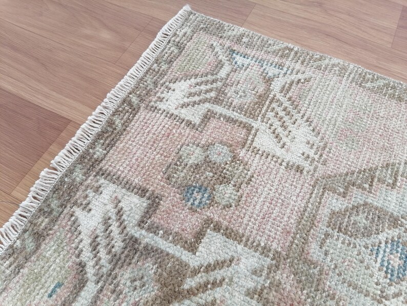Turkish vintage rug, small oushak rug, sun faded rug, rustic rug, nomadic rug, layering rug, rugs for kitchen, 1.5x3.1 ft, GR 3783