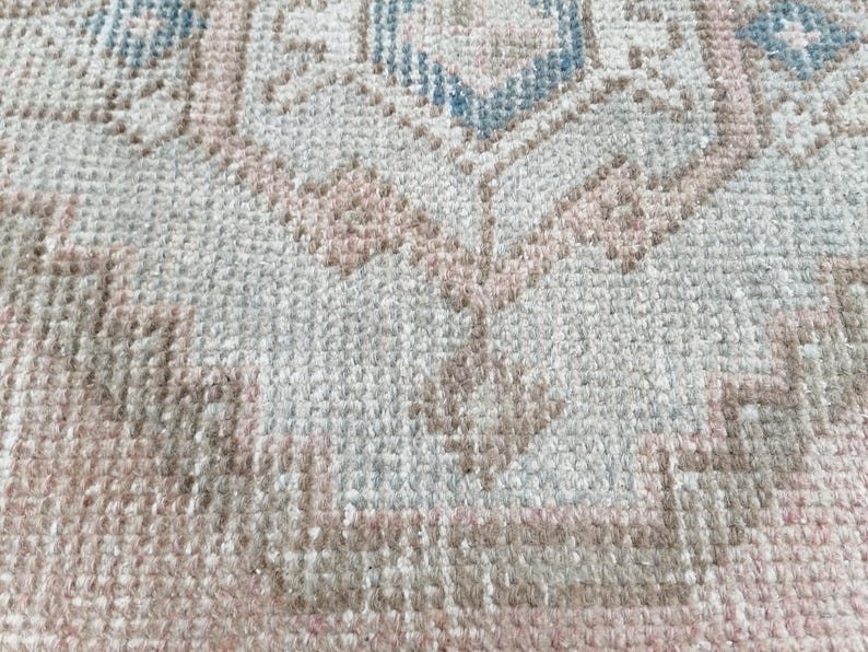 Turkish vintage rug, small oushak rug, sun faded rug, rustic rug, nomadic rug, layering rug, rugs for kitchen, 1.5x3.1 ft, GR 3783