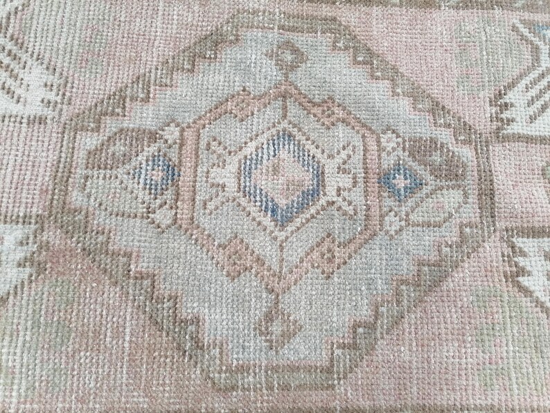 Turkish vintage rug, small oushak rug, sun faded rug, rustic rug, nomadic rug, layering rug, rugs for kitchen, 1.5x3.1 ft, GR 3783