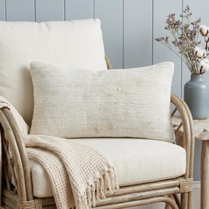 Faded Beige Kilim Lumbar 8x16 | Simple Rustic Cushion Case