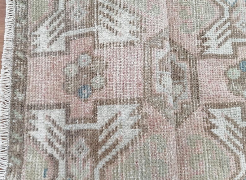 Turkish vintage rug, small oushak rug, sun faded rug, rustic rug, nomadic rug, layering rug, rugs for kitchen, 1.5x3.1 ft, GR 3783