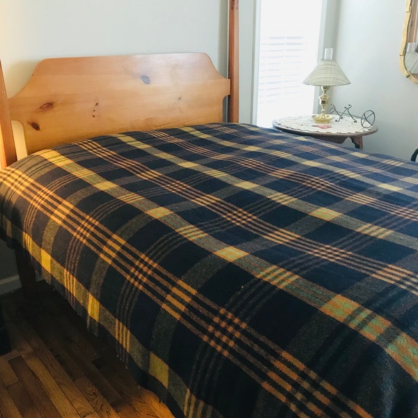 Queen/King Size Antique Wool Camp/Cabin Blanket. Multi-Colored, Striped Pattern. Ultra Heavy and Warm. 92.5”x96”