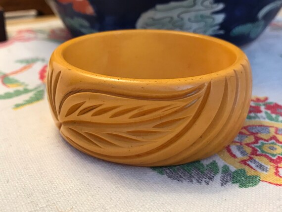 Vintage 40’s Carved Bakelite Bracelet.
