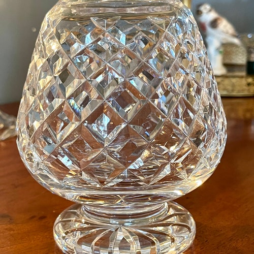 Outlets Anglo Irish Crystal Decanter, Diamond-cut pattern, fluted neck, beautiful