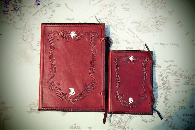 Diario de viaje de un hobbit, cuaderno A6 de Bilbo, Libro Rojo de Westmarch, tapa de cuero y papel envejecido. imagen 3