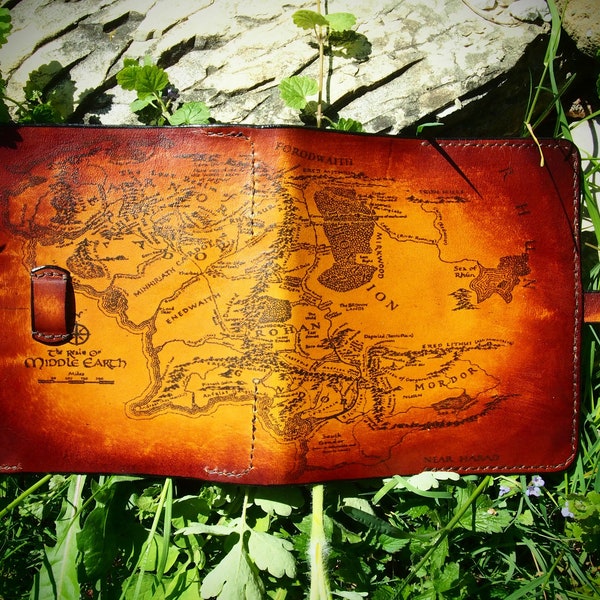 Middle Earth map cover, leather LOTR cover, kindle case, Middle Earth map, Kindle Paperwhite 5 cover, oasis 2021 case, kindle 11 cover