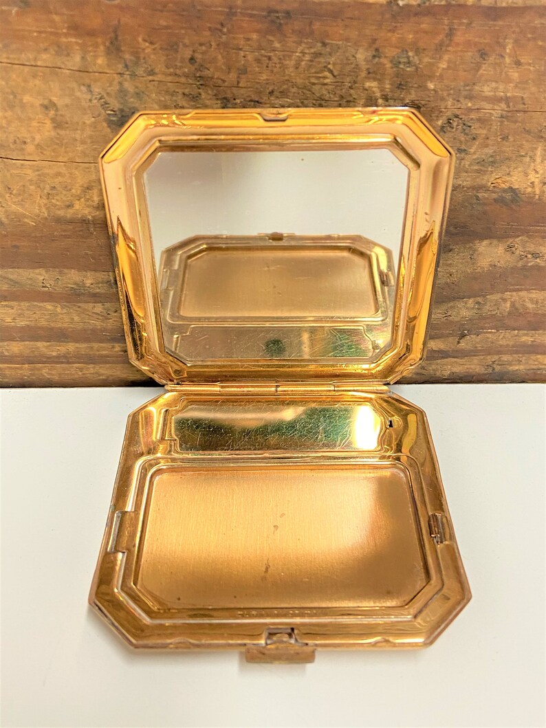 Mirrored Powder Compact Compact with Embroidered Floral Top 1950s Powder Compact Gold Tone Metal Compact Vintage Petit Point Compact