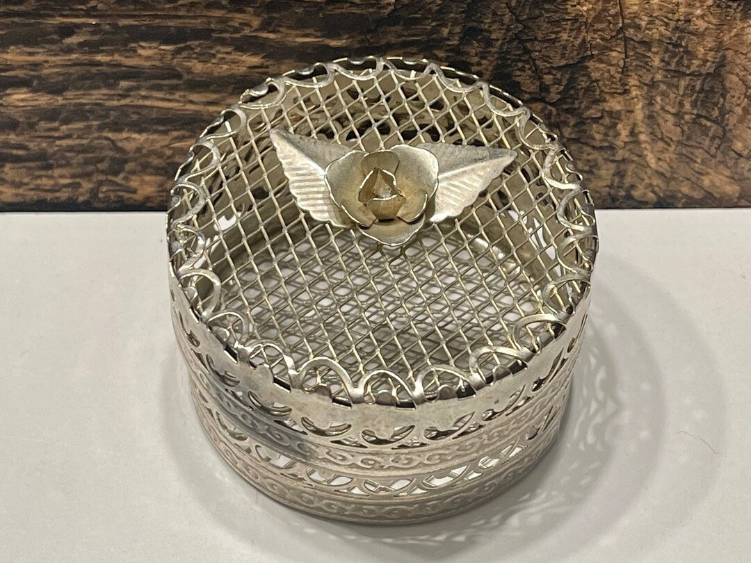 Vintage Trinket Box Silver Metal Vanity Box Circle Trinket Etsy