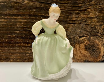 Vintage Royal Doulton Girl Figurine "Fair Maiden", H.N. 2211, Girl Wearing Green Dress Figurine, Porcelain Figurine, 1966 Porcelain Figurine