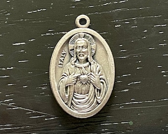 Vintage Sacred Heart Jesus Medal: Italian Religious Pendant