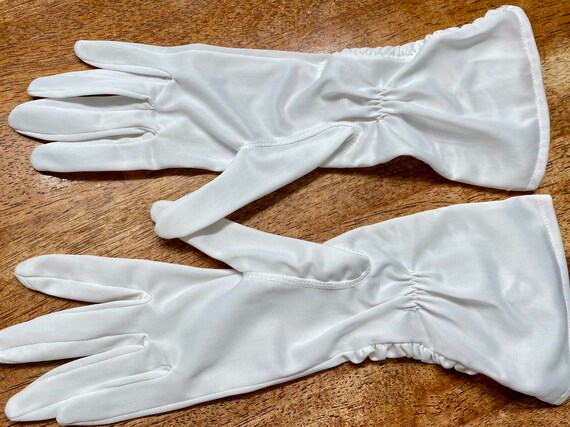 Vintage Shalimar White Gloves, Ruched Gloves, Nyl… - image 2