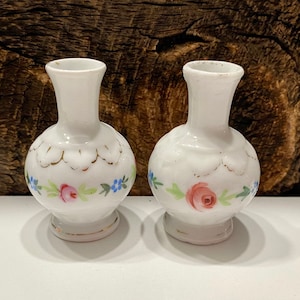 Vintage Mini Vase Set, White Porcelain Vase Set, Two Small Vases, White Floral Vase Set, Small Vase Set, Gold Trim Vases, Vintage Vase
