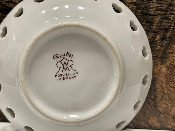 ヴィンテージ ロイター・ポーセリン フローラルディッシュ：白い陶器の 