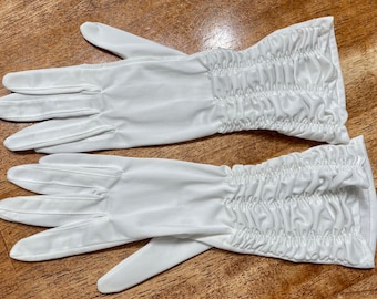 Vintage Shalimar White Nylon Gloves: Ruched Size 7