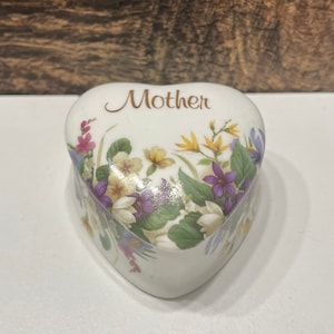 Vintage Heart Crownford Trinket Box, Mother&#39;s Day Trinket Box, Bone China Trinket Box, Vintage Box, Shabby Chic Box, Made in England