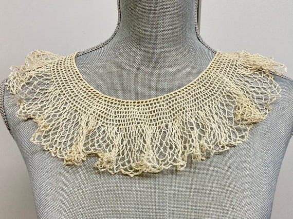 Vintage Off White Crocheted Collar, Dress Collar,