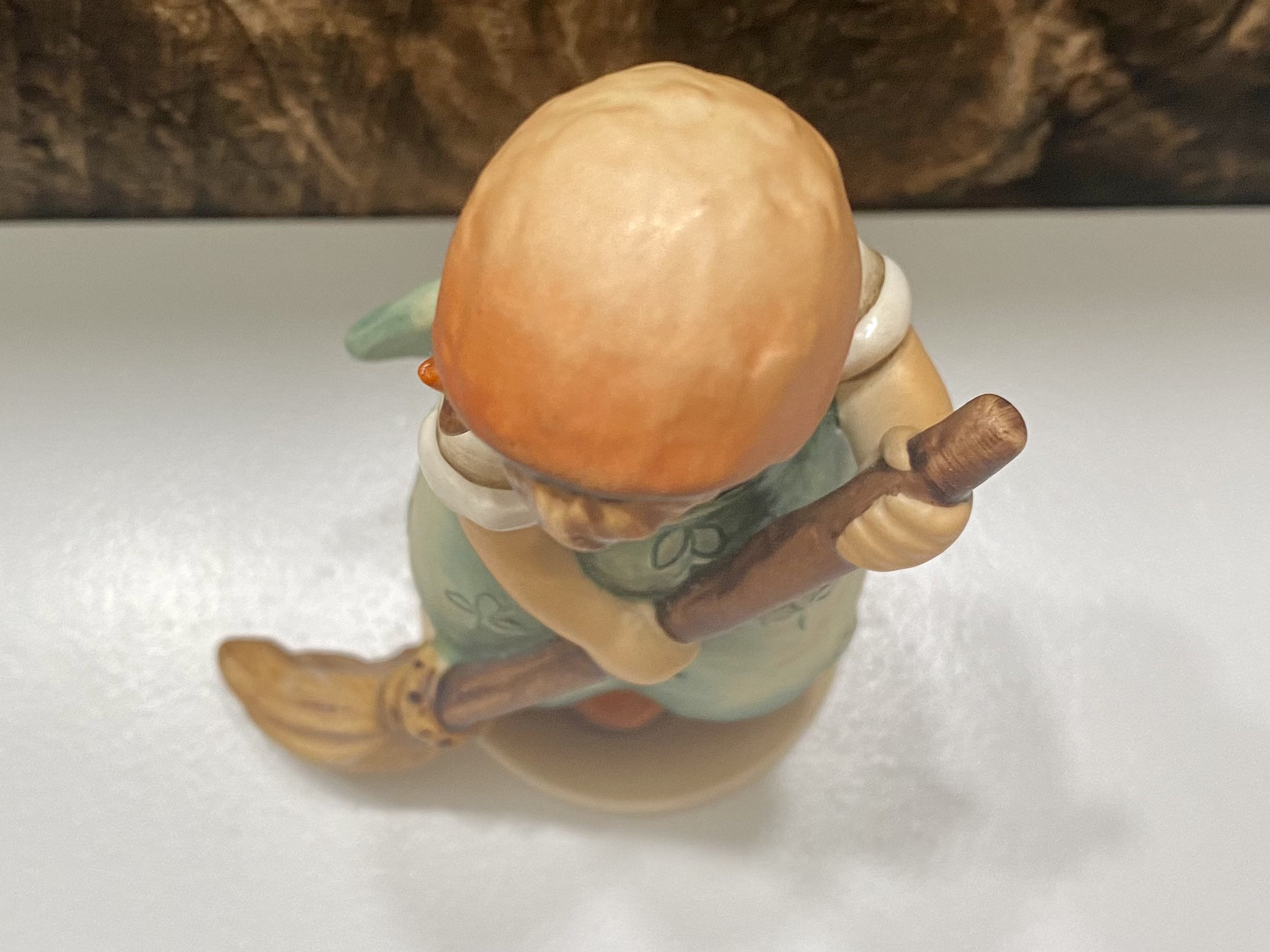 hummel figurine little sweeper