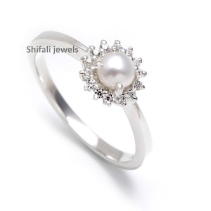 Sterling Silver FreshWater Pearl Ring for Women , Pearl Cluster Ring ,June Birthstone Ring, Minimalist Pearl Ring , Gift For Her.
