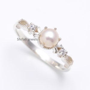 Natural  FreshWater  Pearl Ring  For Women ,Dainty Pearl Ring , June Birthstone Ring, Pearl Ring , Minimalist Pearl Ring , Gift For Her.
