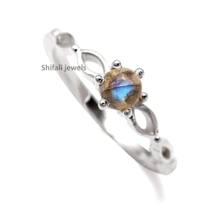 Natural Labradorite Moonstone Ring For Women With 925 Sterling Silver , Labradorite ring, Black Moonstone Ring ,Gift for Her, Handmade Ring.