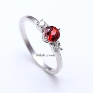 Natural Garnet Ring /AAA Quality Garnet Ring /Simple garnet ring/Gift for her/ handmade jewellery/ Red Garnet Ring/Garnet Dainty Ring.