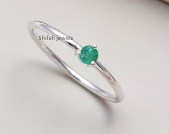 Natuurlijke smaragd handgemaakte sterlingzilveren sierlijke minimalistische ring