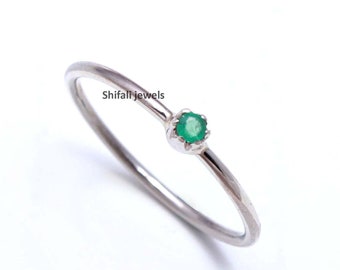 Natuurlijke smaragd sterlingzilveren minimalistische ring