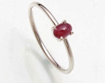 Cabochon Rubin Ring: 925 Sterling Silber Minimalistischer Ring