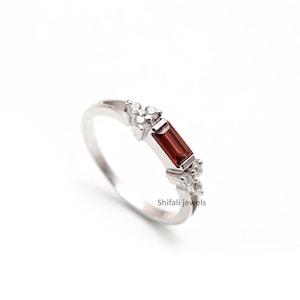 Natural garnet ring in sterling silver with baguette stone minimalist, baguette ring, promise ring, dainty ring,red stone ring, gift for her