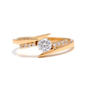 Round Engagement Moissanite Ring, Promise ring, Unique Engagement  ring, Wedding ring ,Solitaire ring, Gift for her, Anniversary Ring