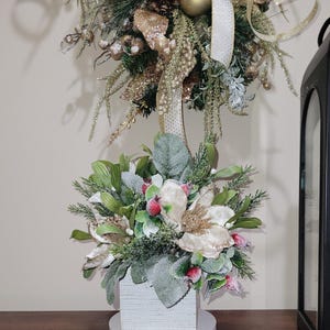 Christmas Arrangement, Poinsettia Christmas Centerpiece, Holiday Floral Decorations, Winter Arrangement