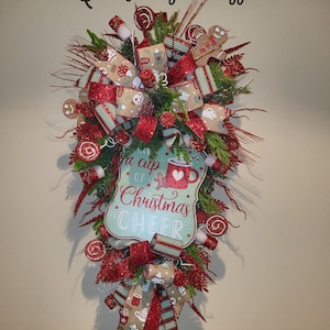 Hot Cocoa Christmas Swag Wreath: Holiday Front Door Decor