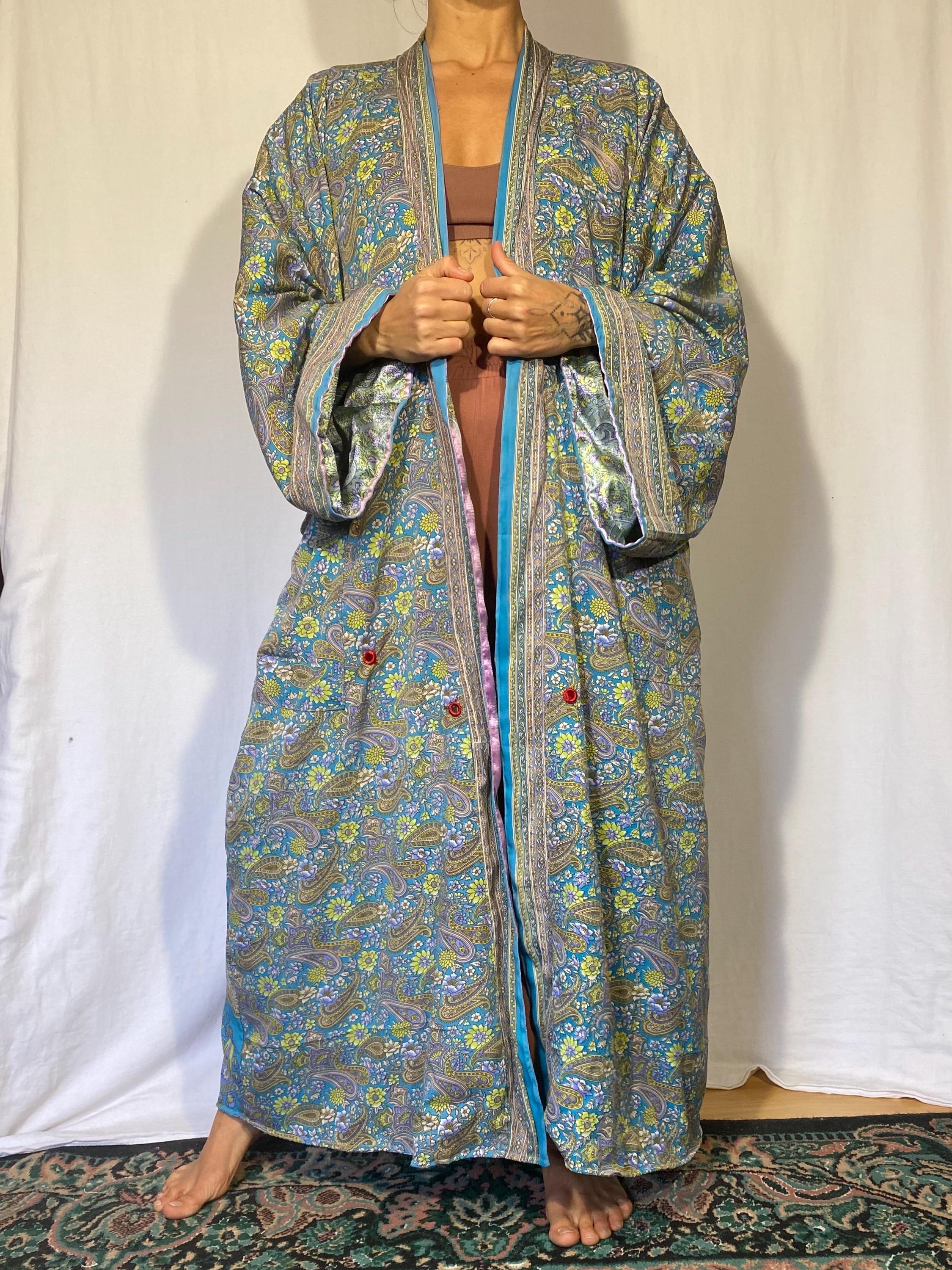 Kimono Japonais Vintage Brodé Dragons Multicolore - Ancien Et Élégant