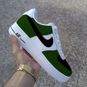 Air Force 1 Custom White Shoes Forest Green & Black Painted Sneakers Masculino Feminino Infantil Bebê Todos os tamanhos Feito sob encomenda