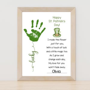 Kit para imprimir artesanato com impressão de mão para o Dia de São Patrício | Lembrança da pegada com flor da sorte para crianças | Download instantâneo
