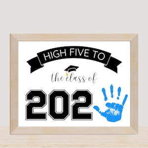 Huella de mano imprimible de graduación, manualidad de "Choca esos cinco" de la generación de 2025, plantilla editable, descarga en PDF, recuerdo para preescolar y jardín de infantes.