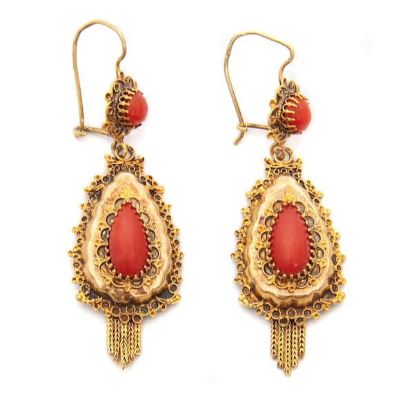 Boucles d’oreilles 14 Karat Gold Cannetille Coral Cabochon Dangle