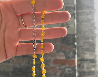 Yellow Daisy Chain Anklet | Y2K Beaded Flower Jewelry