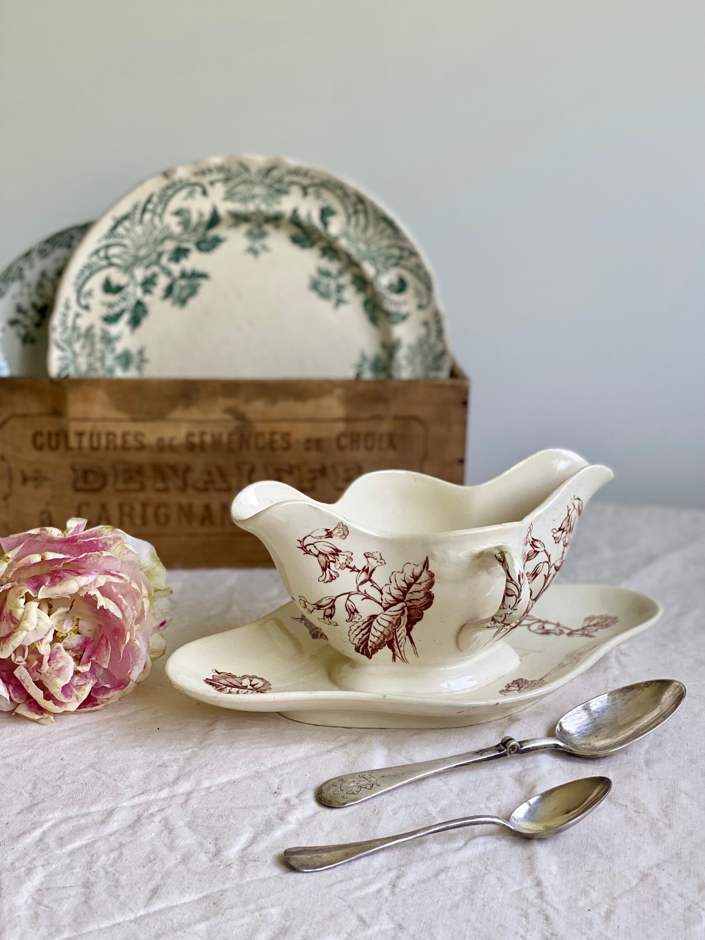 Lunéville : Plat de service & Assiettes en Faïence